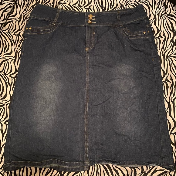 Dark Jean Skirt - Picture 1 of 2